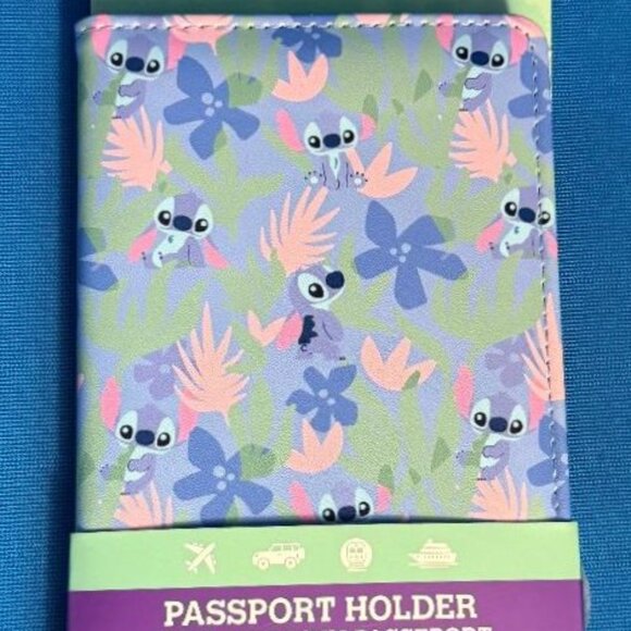 BRAND NEW ~ NWT GORGEOUS DISNEY STITCH PASSPORT HOLDER / ID / CREDIT CARD HOLDER - Picture 2 of 10